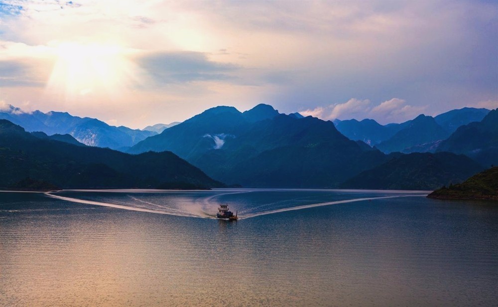 它是离欧洲“最近”的中国县城，私藏无限风光和诱人美食！杭州人高铁直达~