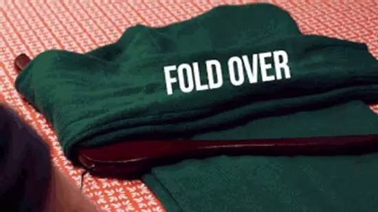 衣服怎么叠放在柜子里整齐,怎么叠衣服又快又整齐