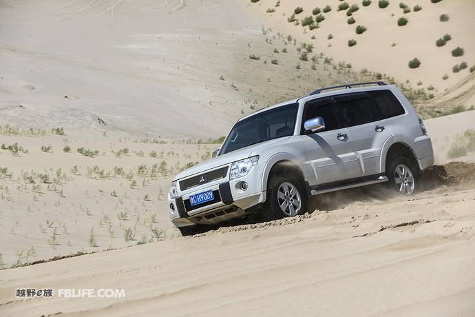 2018款三菱帕杰罗v97试驾,帕杰罗v93v95v97的区别