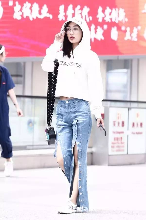 宋茜穿白色牛仔,宋茜温暖的甜蜜的搭配