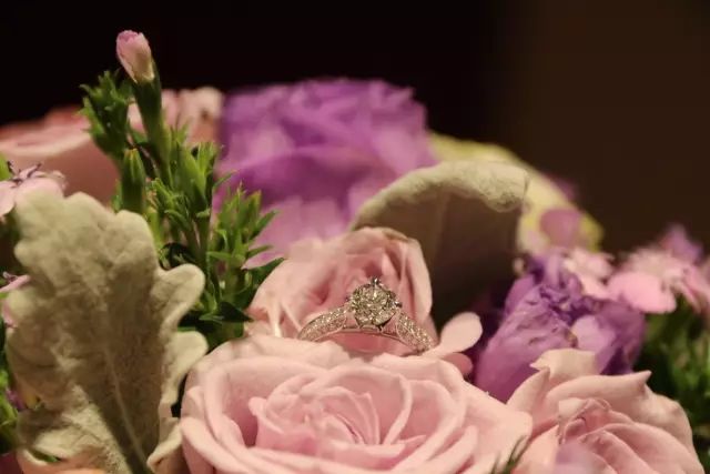 花一件钱买三件衣服,花一件的钱拿两件