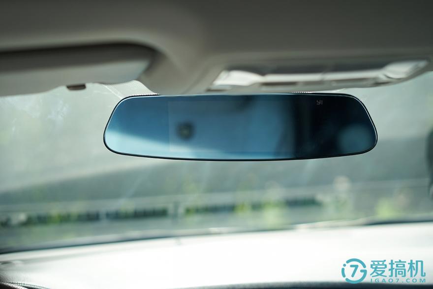 小蚁行车记录仪后视镜版开机,小蚁行车记录仪带循环录像功能