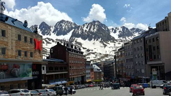 这个和县城一样大的国家,却有2000万中国黑户