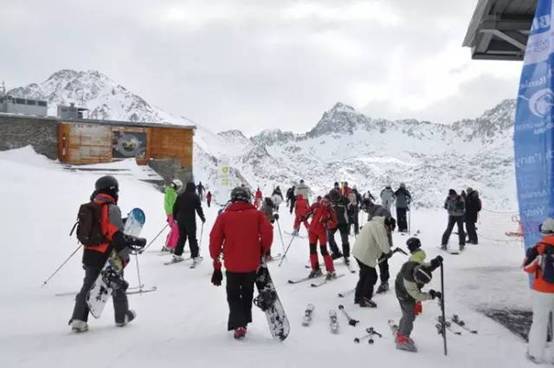 这个和县城一样大的国家,却有2000万中国黑户