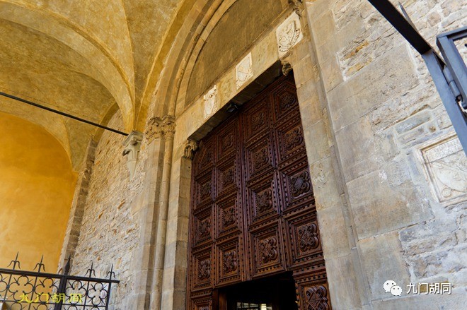 佛罗伦萨建筑圣十字教堂的特色 (圣十字教堂在佛罗伦萨位置)