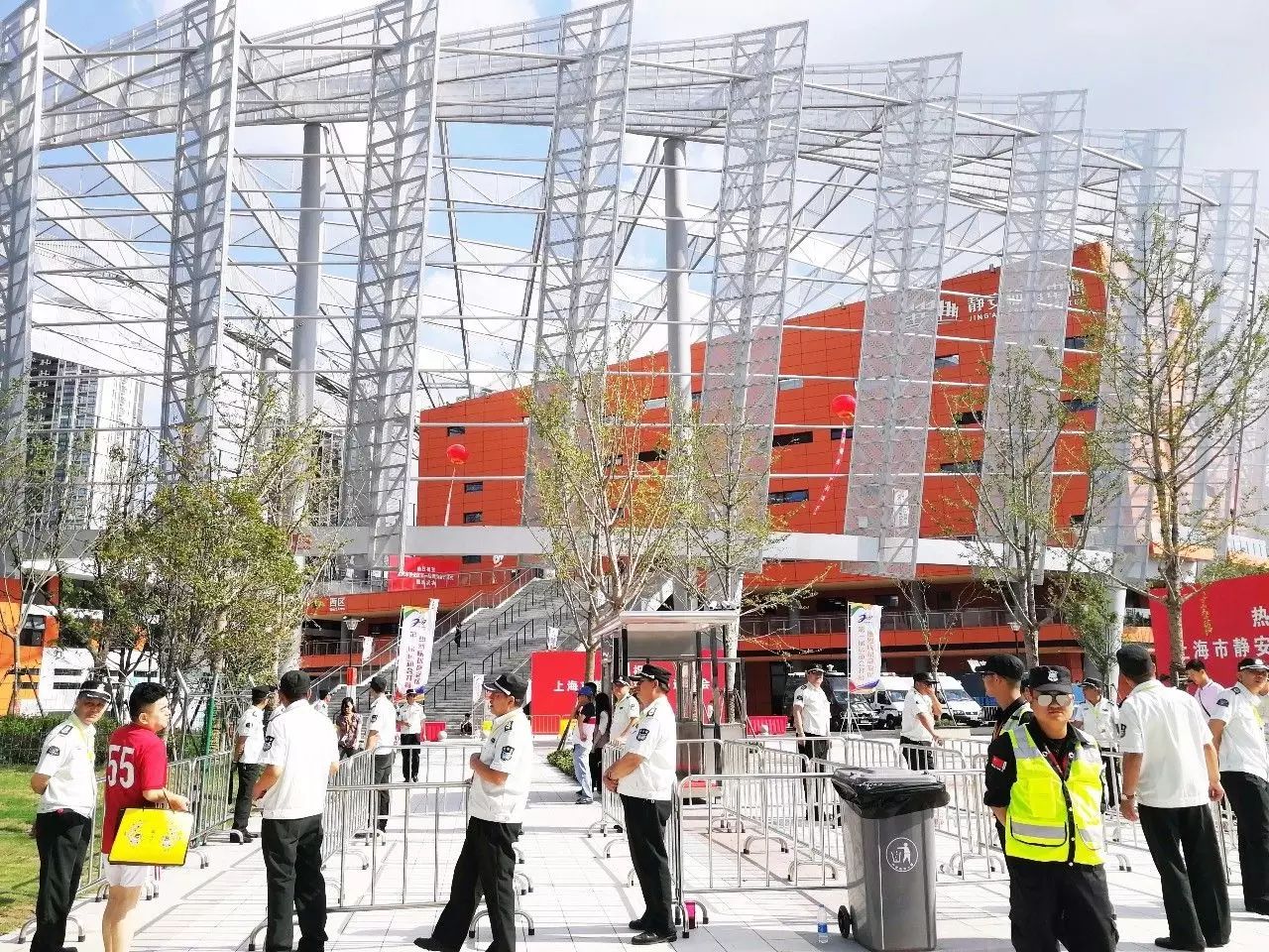 新静安第一届运动会开幕式,静安新体育中心活动看台