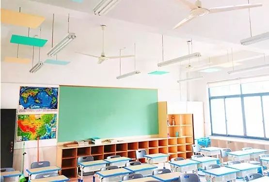 这所小学不仅拥有无敌湖景,还有一个滨江历史博物馆