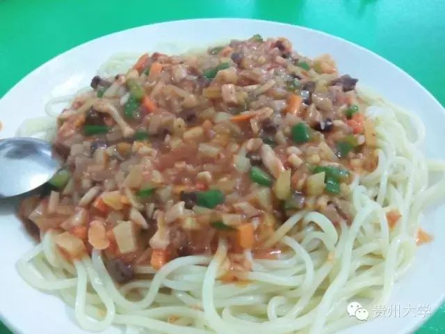 贵大周边美食,贵大背后美食街