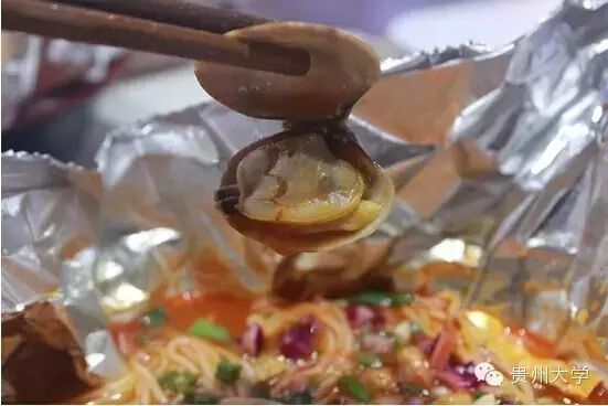 贵大周边美食,贵大背后美食街