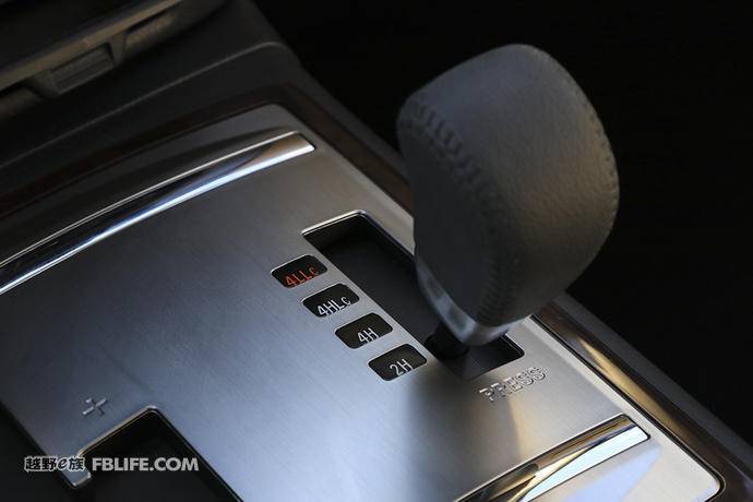 2018款三菱帕杰罗v97试驾,帕杰罗v93v95v97的区别