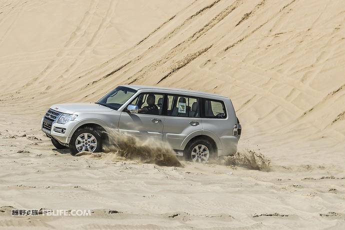 2018款三菱帕杰罗v97试驾,帕杰罗v93v95v97的区别