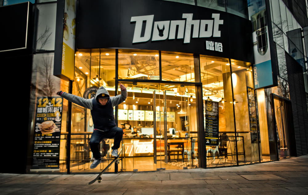 他家驴火店混搭嘻哈风吃完来段freestyle两国开张获投1千万