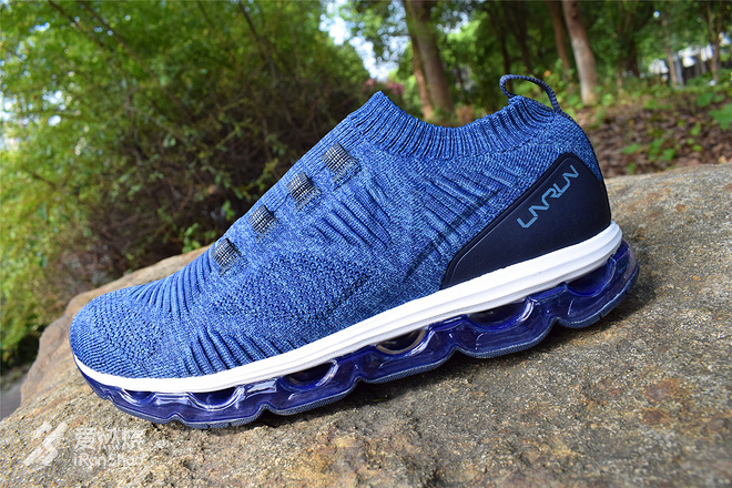 李宁剑影测评视频,李宁带气垫和碳板篮球鞋