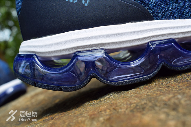 李宁剑影测评视频,李宁带气垫和碳板篮球鞋