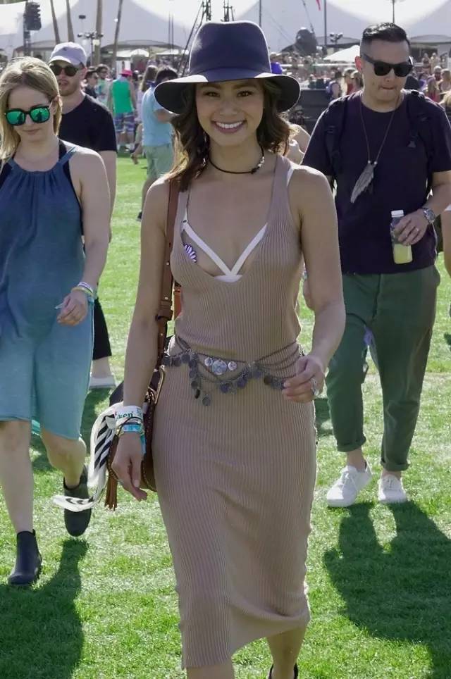 黑皮肤穿衣颜色搭配图,颜色搭配显白才高级