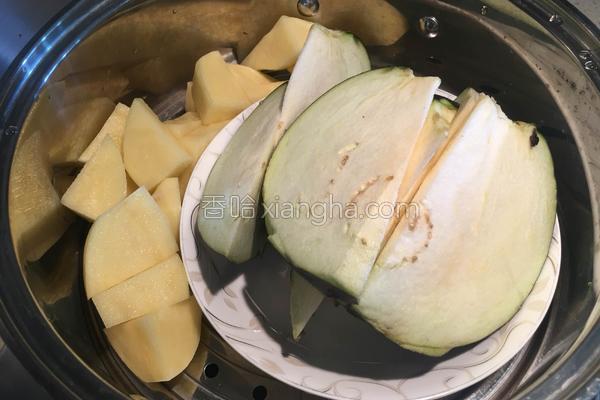 土豆泥拌茄子鸡蛋,孜然土豆泥拌茄子