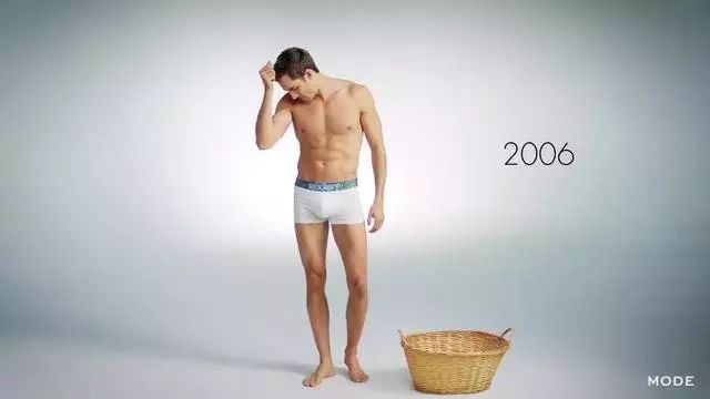 再穷不能穷*裤内**!老外对*裤内**的迷恋简直丧病,每年为此花上万元