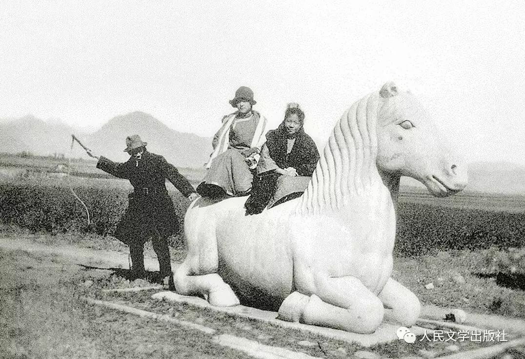 林徽因与梁思成葬在一起吗,林徽因与梁思成的爱情