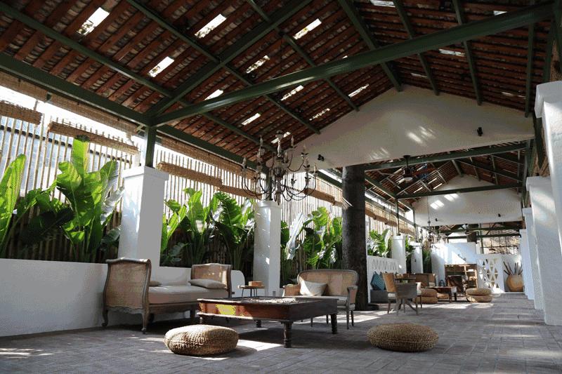 70后文艺大叔跑到这个“会吃福建人”的城市,用花砖、雪茄和伏特加,把废弃的修船厂变成最会撩妹的床