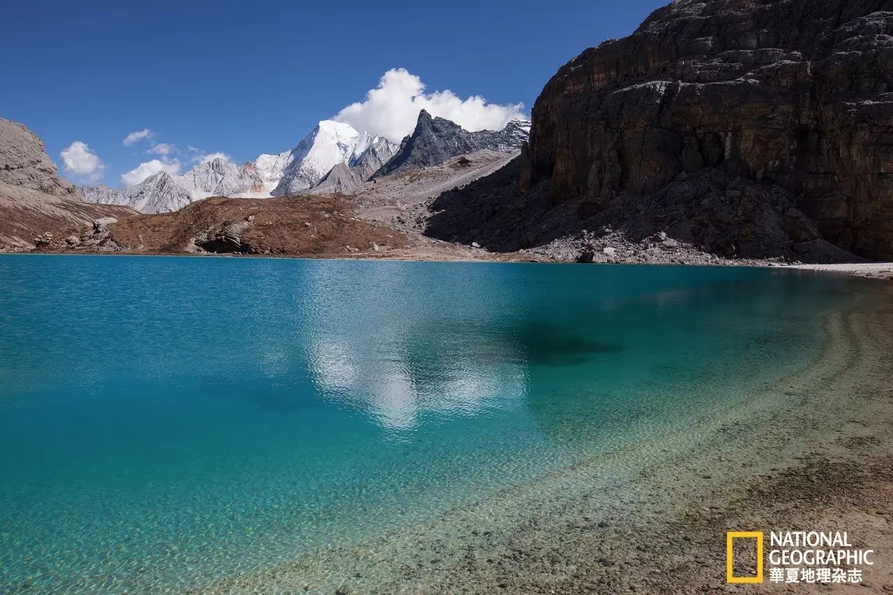 国庆目的地｜稻城亚丁，传说中“水蓝色星球上的最后一片净土”