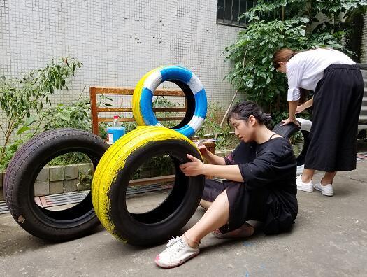 「惊喜」小黄人，机器猫，新升级的福州儿童公园简直萌翻了！快来留下你的涂鸦记忆吧！