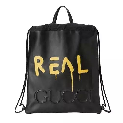 迪丽热巴包包里的东西,迪丽热巴甲壳虫包包