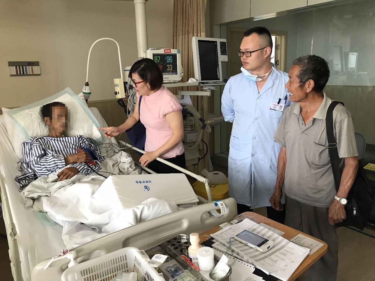 新闻医务工作者报道视频,医务人员新闻报道