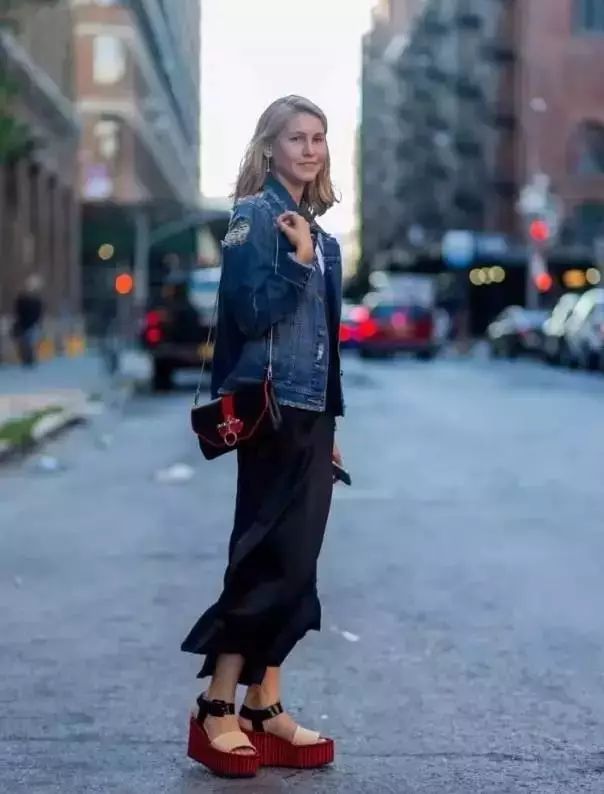 穿搭牛仔外套和风衣,穿搭层次感牛仔外套