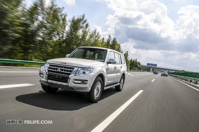 2018款三菱帕杰罗v97试驾,帕杰罗v93v95v97的区别