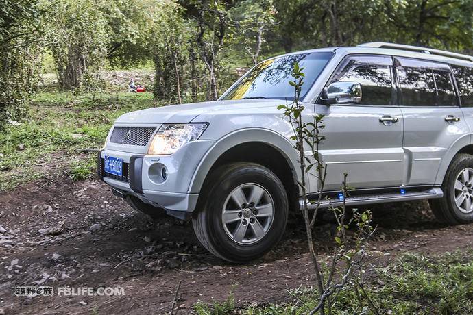 2018款三菱帕杰罗v97试驾,帕杰罗v93v95v97的区别