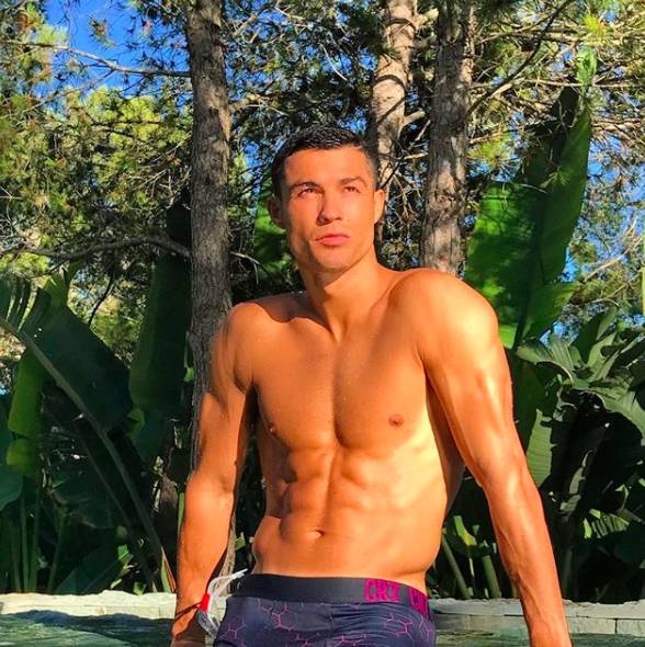 c罗的肌肉是自然还是科技,c罗的肌肉特别像李小龙