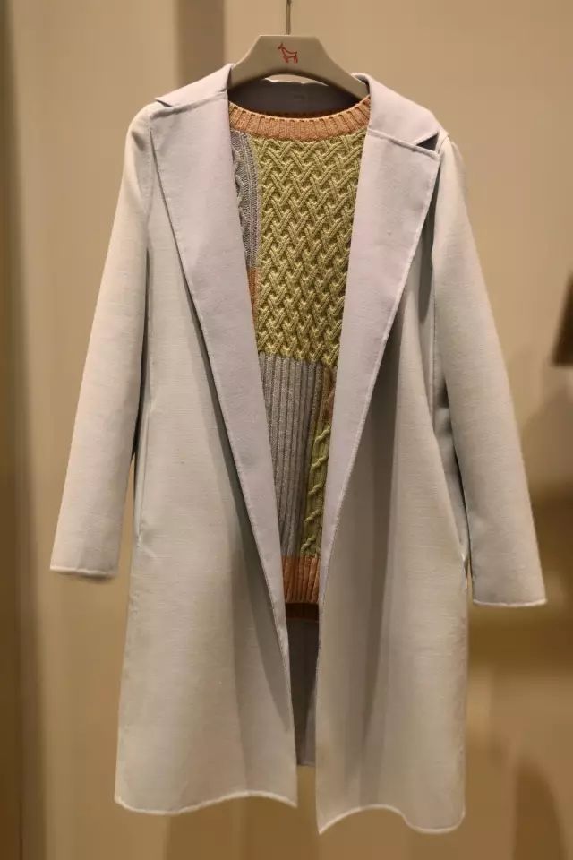 花一件钱买三件衣服,花一件的钱拿两件