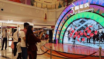 花一件钱买三件衣服,花一件的钱拿两件