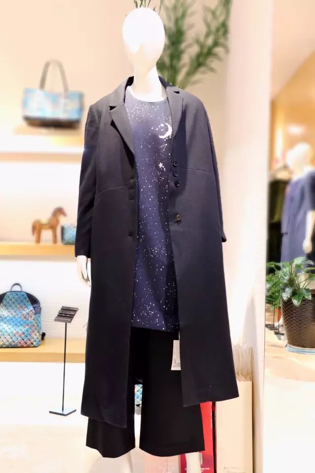 花一件钱买三件衣服,花一件的钱拿两件
