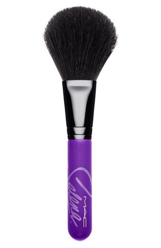 腮红颜色怎么选高颧骨,腮红正确选择什么肤色