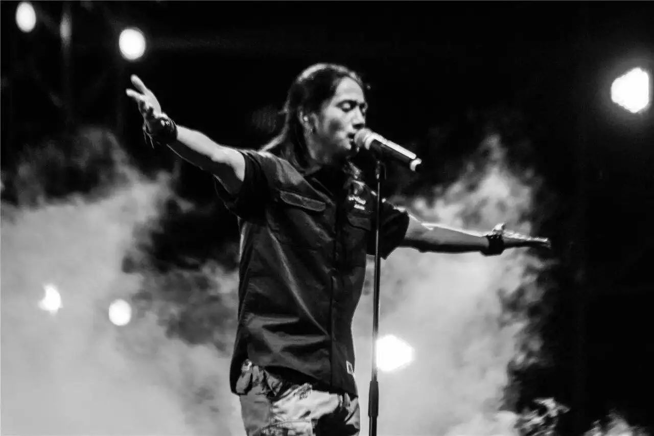 摇滚歌手高旗代表作,摇滚歌手高旗最早的作品