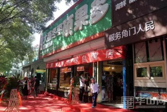 一男子怀疑老婆与人有染,男子疑妻与人有染杀8人