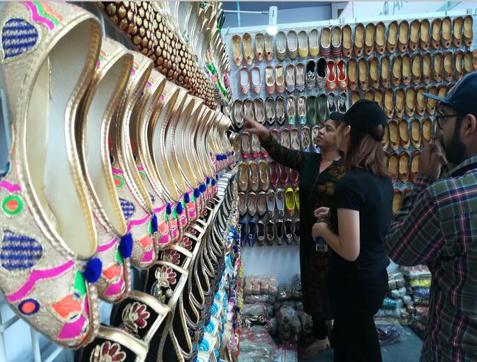 足不出户尽享购物,足不出户尽享俄罗斯美味