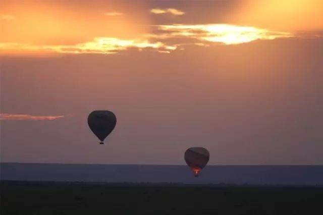BLACKYAK牛人牛队|登顶“非洲之巅”