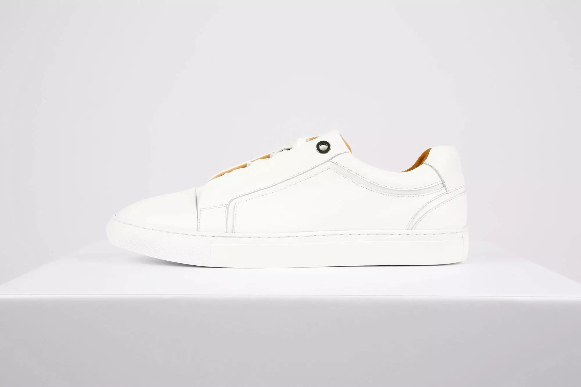 在姑娘眼中，你的鞋品决定了你的床品｜基本款