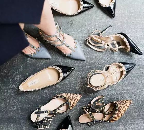 找女友只服冯绍峰，我却心疼赵丽颖找不到一双好鞋~