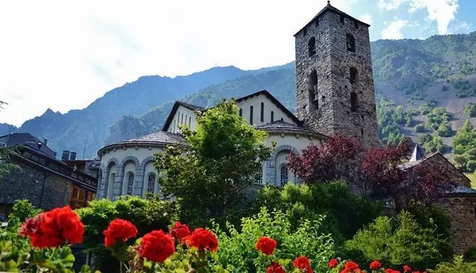 这个和县城一样大的国家,却有2000万中国黑户