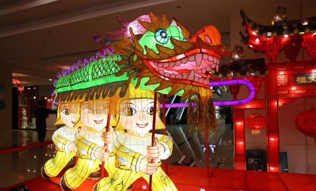 匠心制作｜传统匠人的手作灯都汇聚在海宁皮革城！