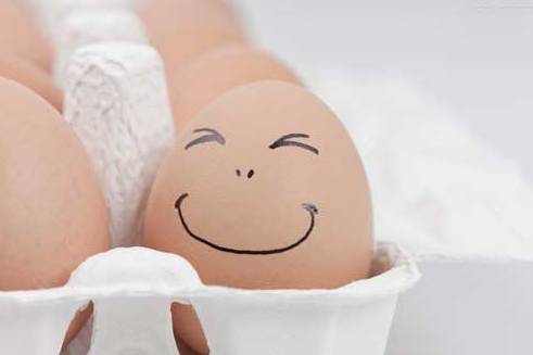 妈妈买回一筐鸡蛋总数不到40个,妈妈买回了12个鸡蛋