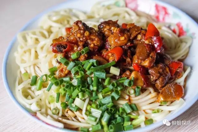 美好的假期从一束花开始,美好的假期从早餐开始