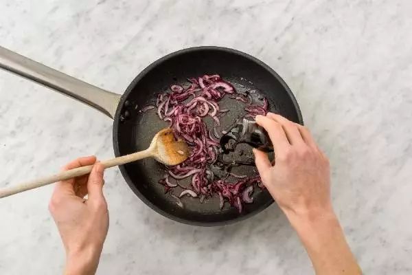 教你如何做西餐牛排,苹果西餐怎么做好吃