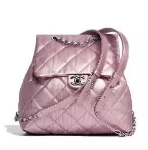 迪丽热巴包包里的东西,迪丽热巴甲壳虫包包