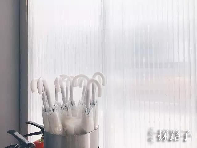 探路子丨价格堪比免税店!在这间「仓库」里居然还能买到断货口红!