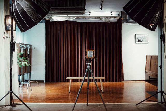 没有数码、不用PS,这间照相馆里的每一记快门,都是凝固的时光