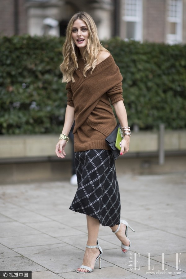 早秋还想穿裙子你得这么搭,秋天想穿裙子又嫌太冷